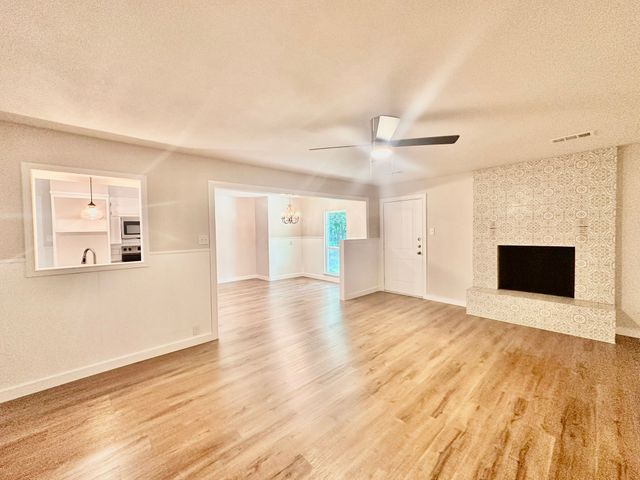 1717 Morningside Drive, Gainesville, TX 76240