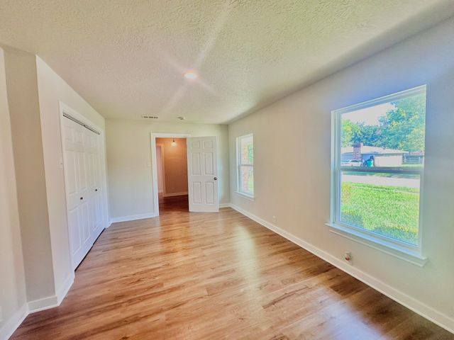 1717 Morningside Drive, Gainesville, TX 76240