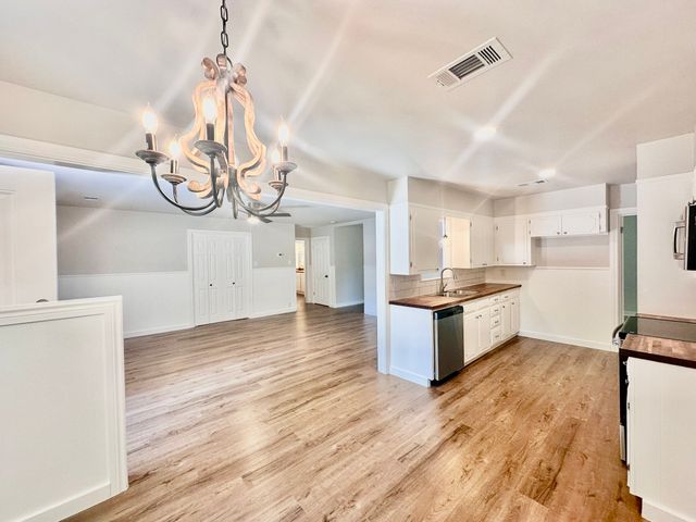 1717 Morningside Drive, Gainesville, TX 76240