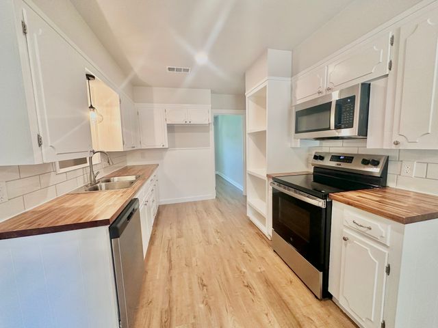 1717 Morningside Drive, Gainesville, TX 76240