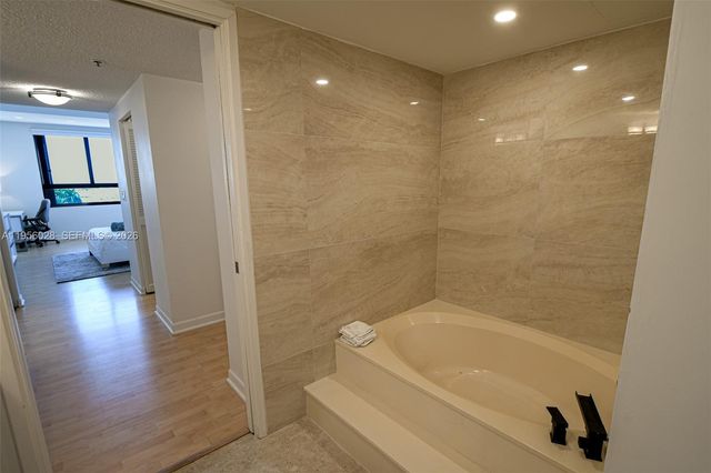 251 Crandon Blvd 704, Key Biscayne, FL 33149