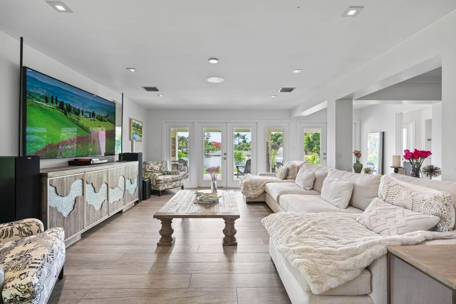 6204 Celadon Circle, Palm Beach Gardens, FL 33418