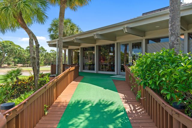 6204 Celadon Circle, Palm Beach Gardens, FL 33418