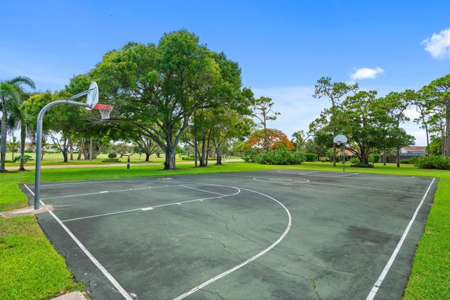 6204 Celadon Circle, Palm Beach Gardens, FL 33418