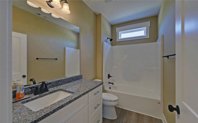 111 Topher Street, Hartwell, GA 30643