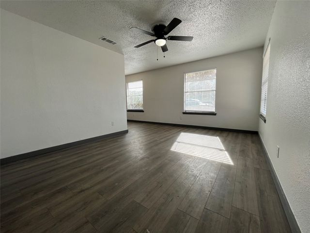 2526 Louise Street A, Denton, TX 76201