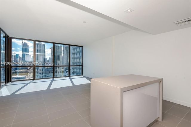 1600 NE 1st Ave 2106, Miami, FL 33132
