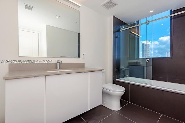 1600 NE 1st Ave 2106, Miami, FL 33132