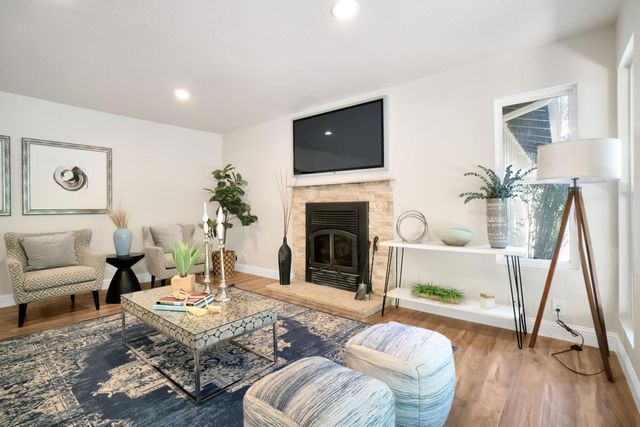 6299 Horseshoe Bar Rd, Loomis, CA 95650