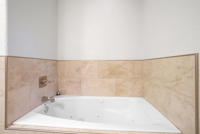 6299 Horseshoe Bar Rd, Loomis, CA 95650