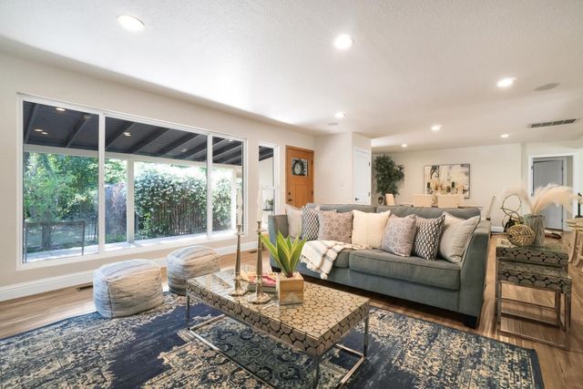 6299 Horseshoe Bar Rd, Loomis, CA 95650