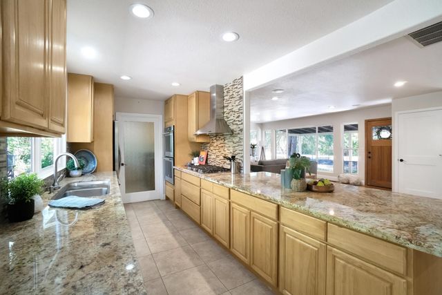 6299 Horseshoe Bar Rd, Loomis, CA 95650