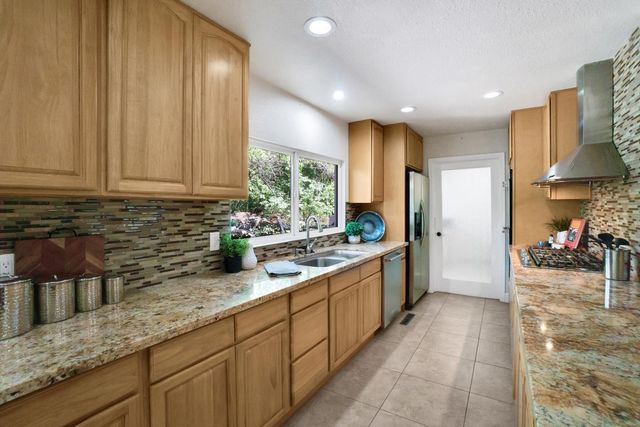 6299 Horseshoe Bar Rd, Loomis, CA 95650