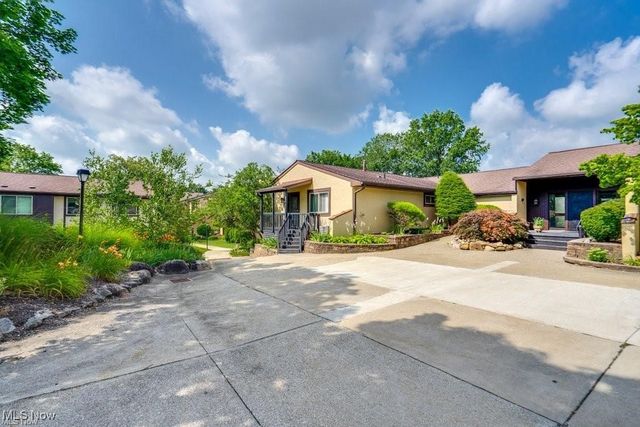 1012 Bunker Drive 304, Fairlawn, OH 44333