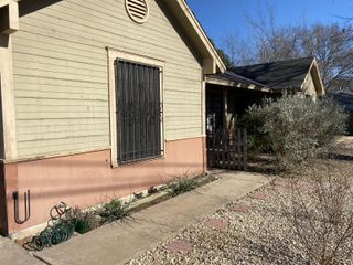 5006 Sara DR A, Austin, TX 78721