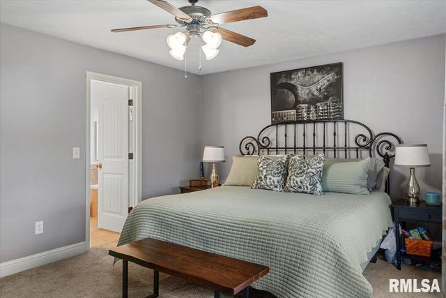 1617 Sidener Hall, Chatham, IL 62629