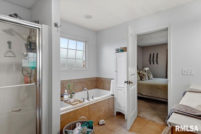 1617 Sidener Hall, Chatham, IL 62629