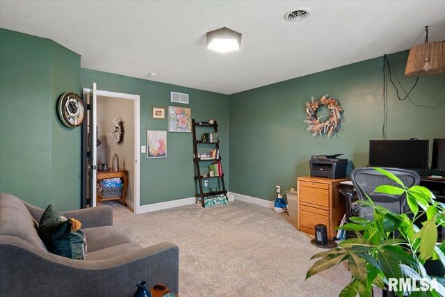 1617 Sidener Hall, Chatham, IL 62629