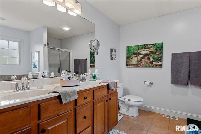 1617 Sidener Hall, Chatham, IL 62629