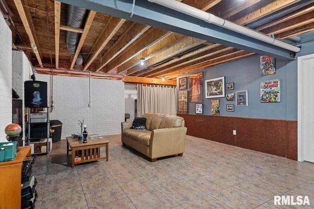 1617 Sidener Hall, Chatham, IL 62629