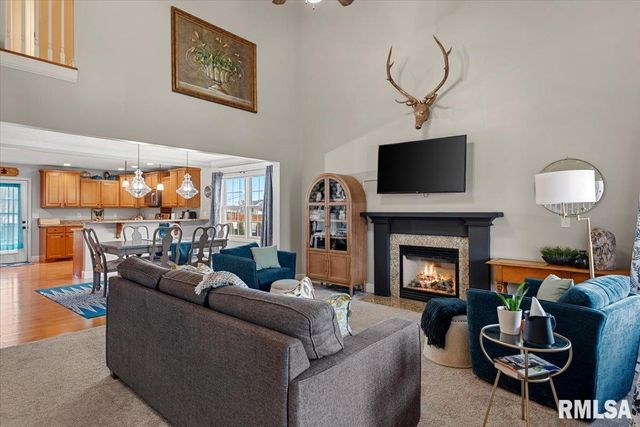 1617 Sidener Hall, Chatham, IL 62629