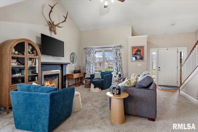 1617 Sidener Hall, Chatham, IL 62629