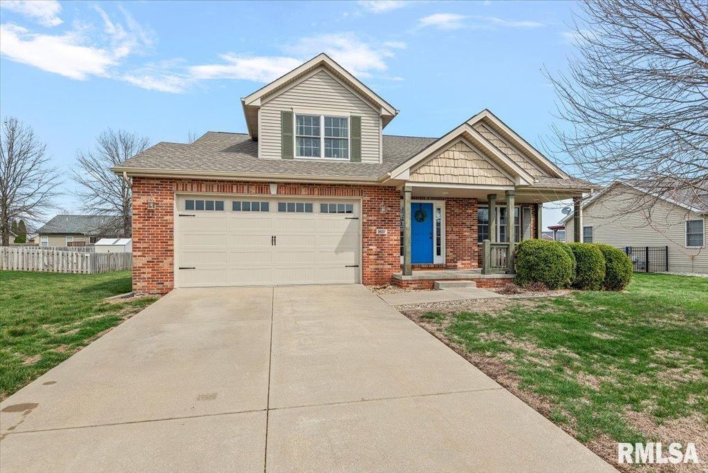 1617 Sidener Hall, Chatham, IL 62629