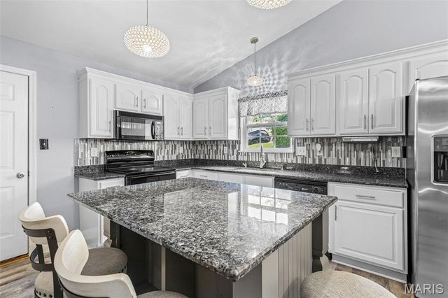 223 Williamsburg Drive, Crystal City, MO 63019