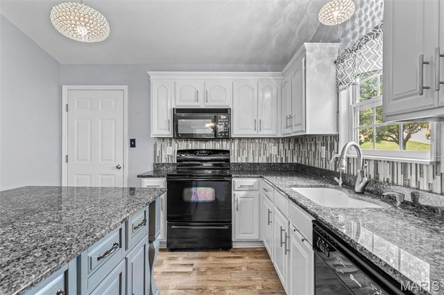 223 Williamsburg Drive, Crystal City, MO 63019