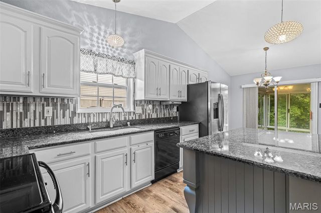 223 Williamsburg Drive, Crystal City, MO 63019