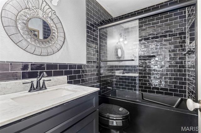 223 Williamsburg Drive, Crystal City, MO 63019