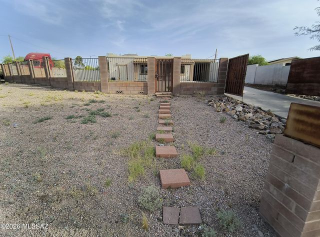 1838 W Calle Del Arroyito, Tucson, AZ 85713
