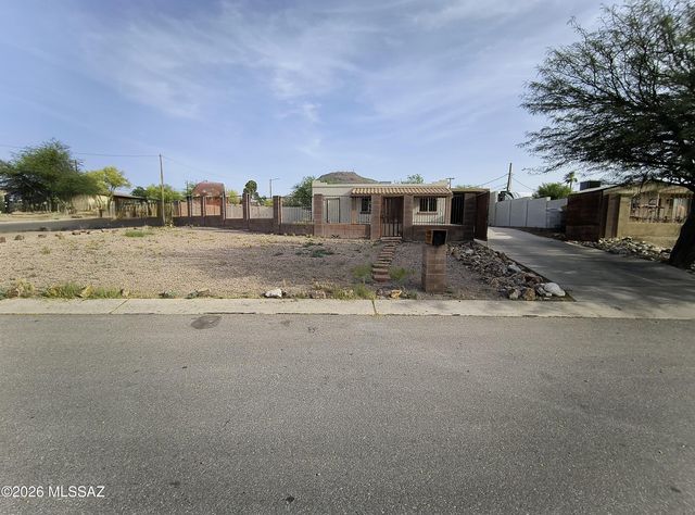 1838 W Calle Del Arroyito, Tucson, AZ 85713