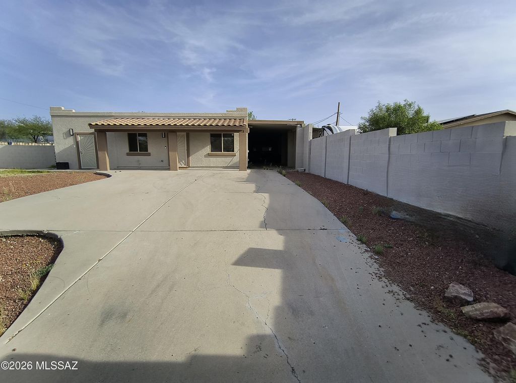 1838 W Calle Del Arroyito, Tucson, AZ 85713