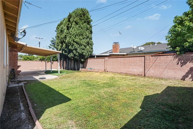 1519 W Maxzim Avenue, Fullerton, CA 92833