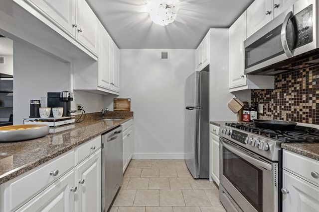 3 Avery 803, Boston, MA 02111