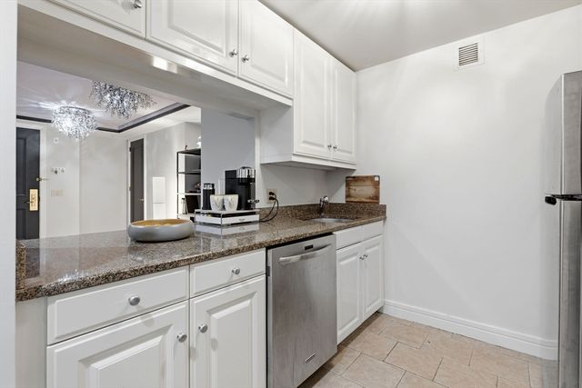 3 Avery 803, Boston, MA 02111