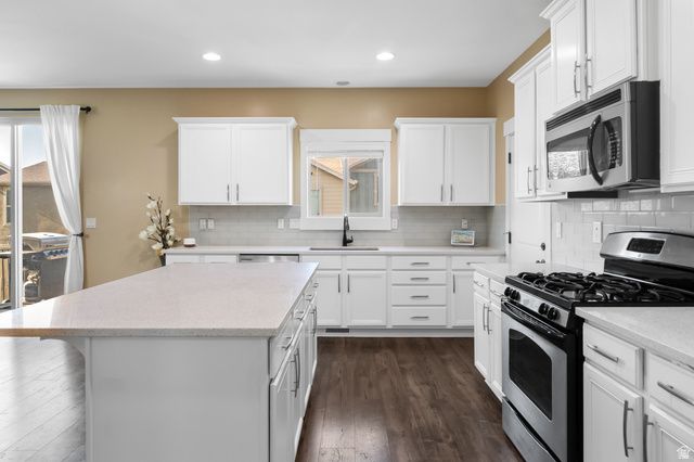 5194 W HEDGEROSE DR, Herriman, UT 84096