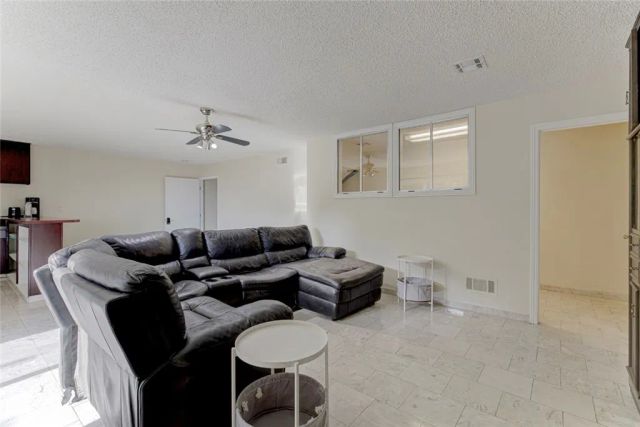 1218 E Tujunga, Burbank, CA 91501