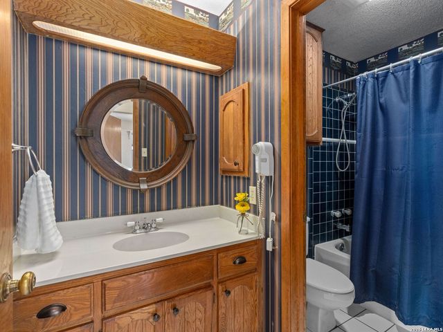 122 Steel Valley Dr, Boerne, TX 78006