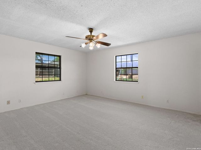 122 Steel Valley Dr, Boerne, TX 78006