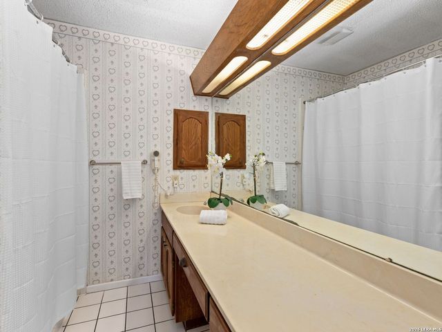 122 Steel Valley Dr, Boerne, TX 78006