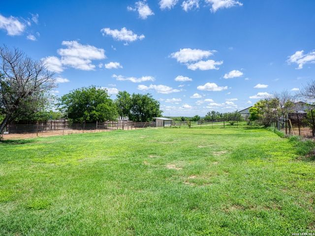 122 Steel Valley Dr, Boerne, TX 78006