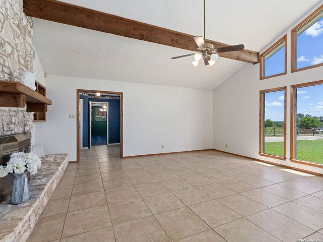 122 Steel Valley Dr, Boerne, TX 78006