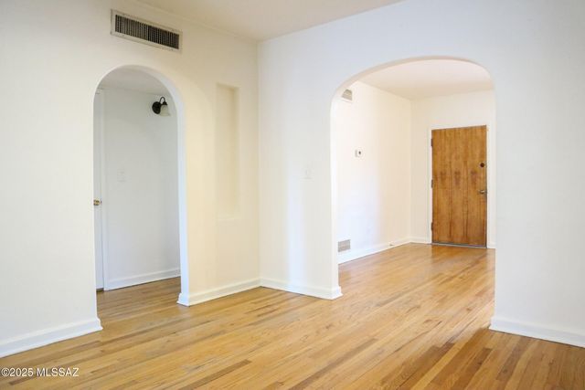 2110 E Water Street, Tucson, AZ 85719