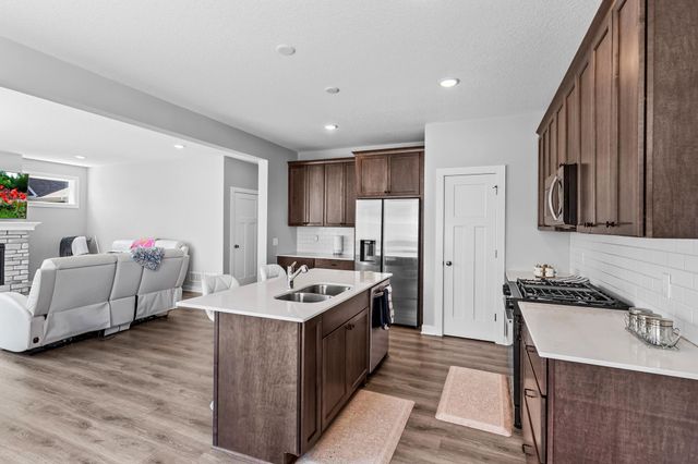 10118 Arrowwood Trail, Woodbury, MN 55129