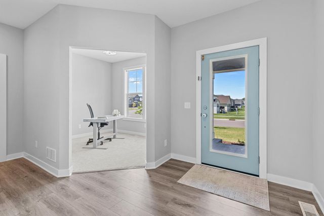 10118 Arrowwood Trail, Woodbury, MN 55129
