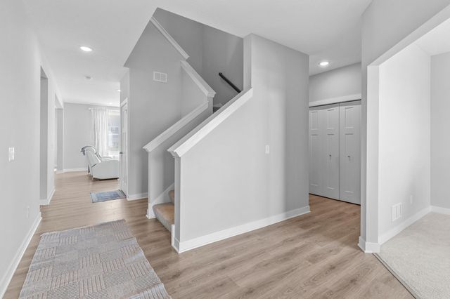 10118 Arrowwood Trail, Woodbury, MN 55129