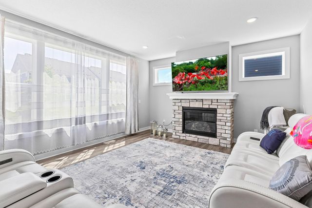10118 Arrowwood Trail, Woodbury, MN 55129