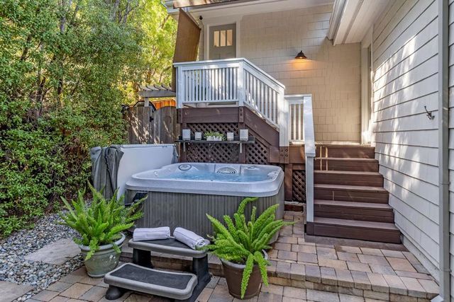 63 Ridge Court, Woodside, CA 94062
